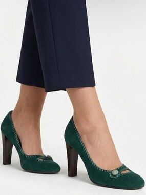 PAZZO Vintage Green Suede Whipstitch Heels Ivory Button Detail 7M
